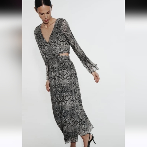 ZARA Cutout Snakeskin Print Maxi Dress w/ Long Flared Sleeves.Gray/cream.S NWT - Picture 1 of 13
